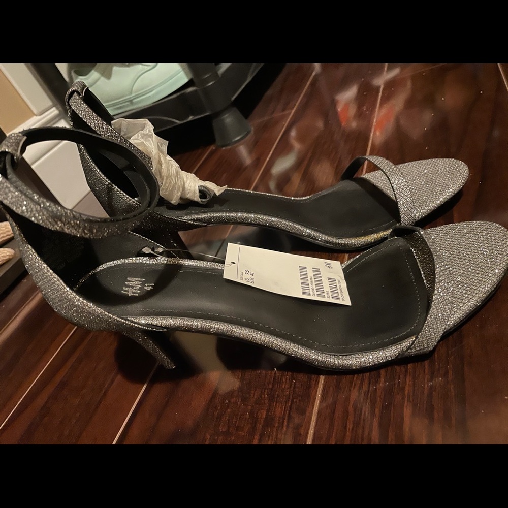 H&M - Picture 3 of 3